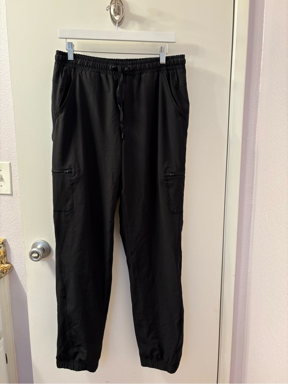 Eddie Bauer Fleeced Lined Black Athletic Jogger Pants with Zip Cargo Pockets EUC